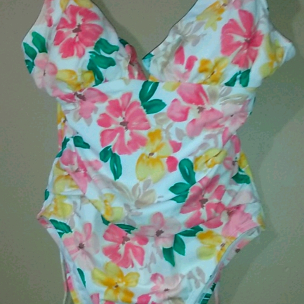 Woman's bathing suit